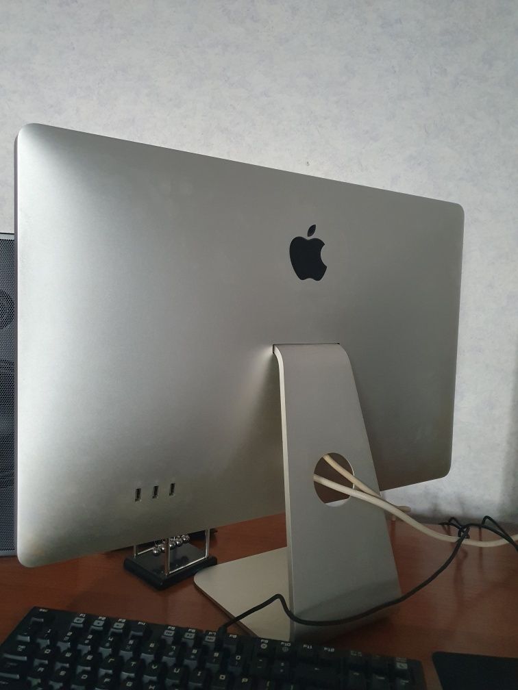 Apple Cinema Led Display 24 inch