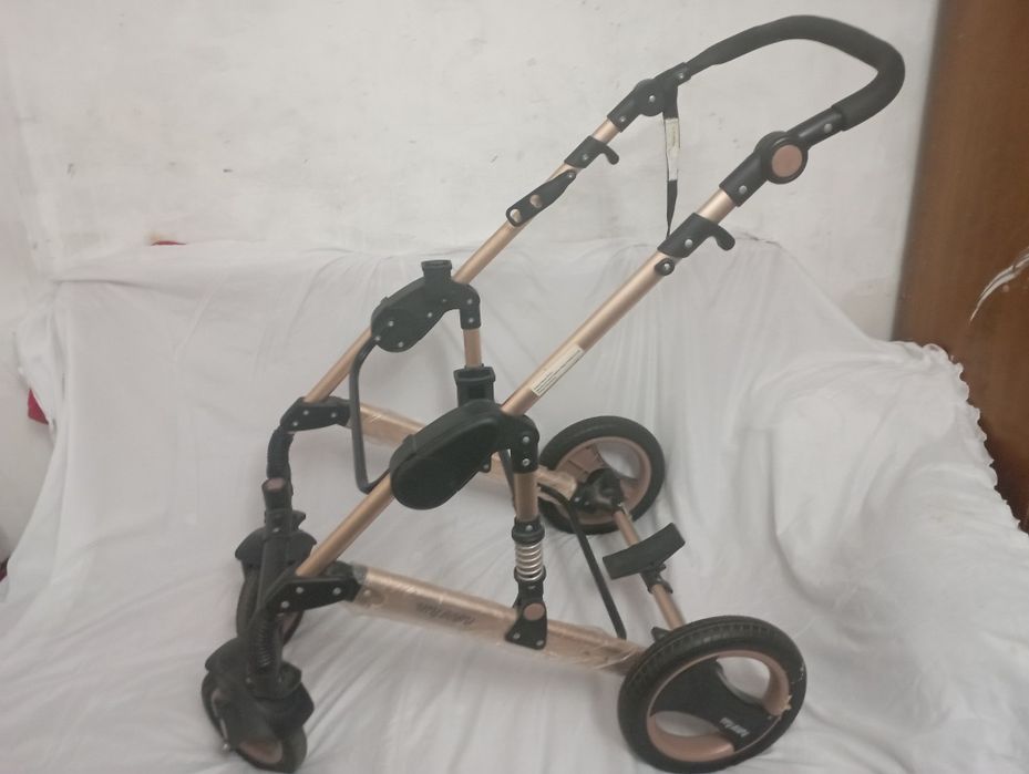 Коляска б/у (в плохом состоянии)