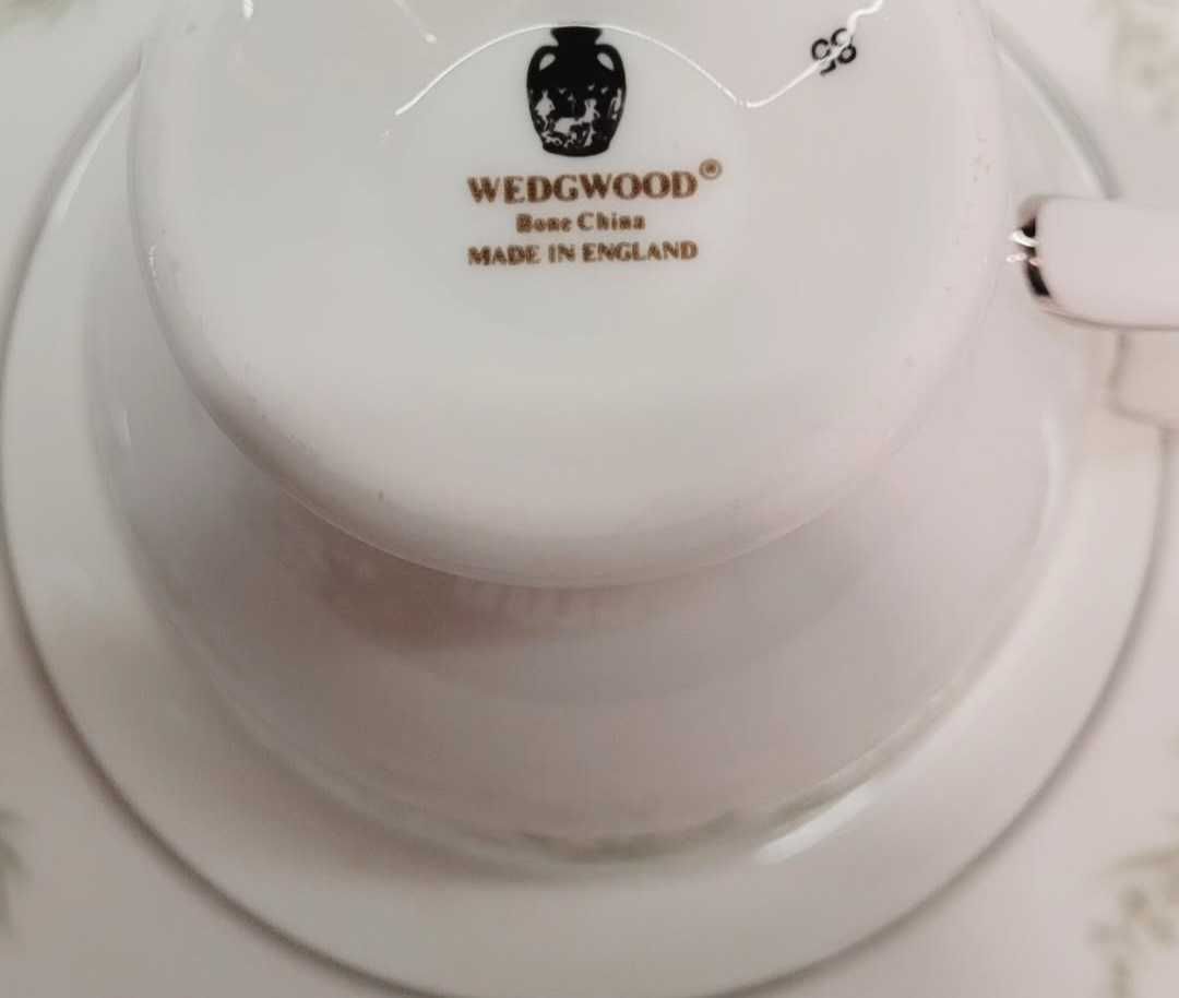 6 броя чаши и чинийки на Wedgwood