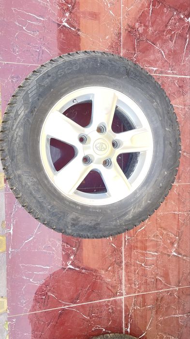 Продам комлект шин с дисками 285/60 R18 от тлк 200