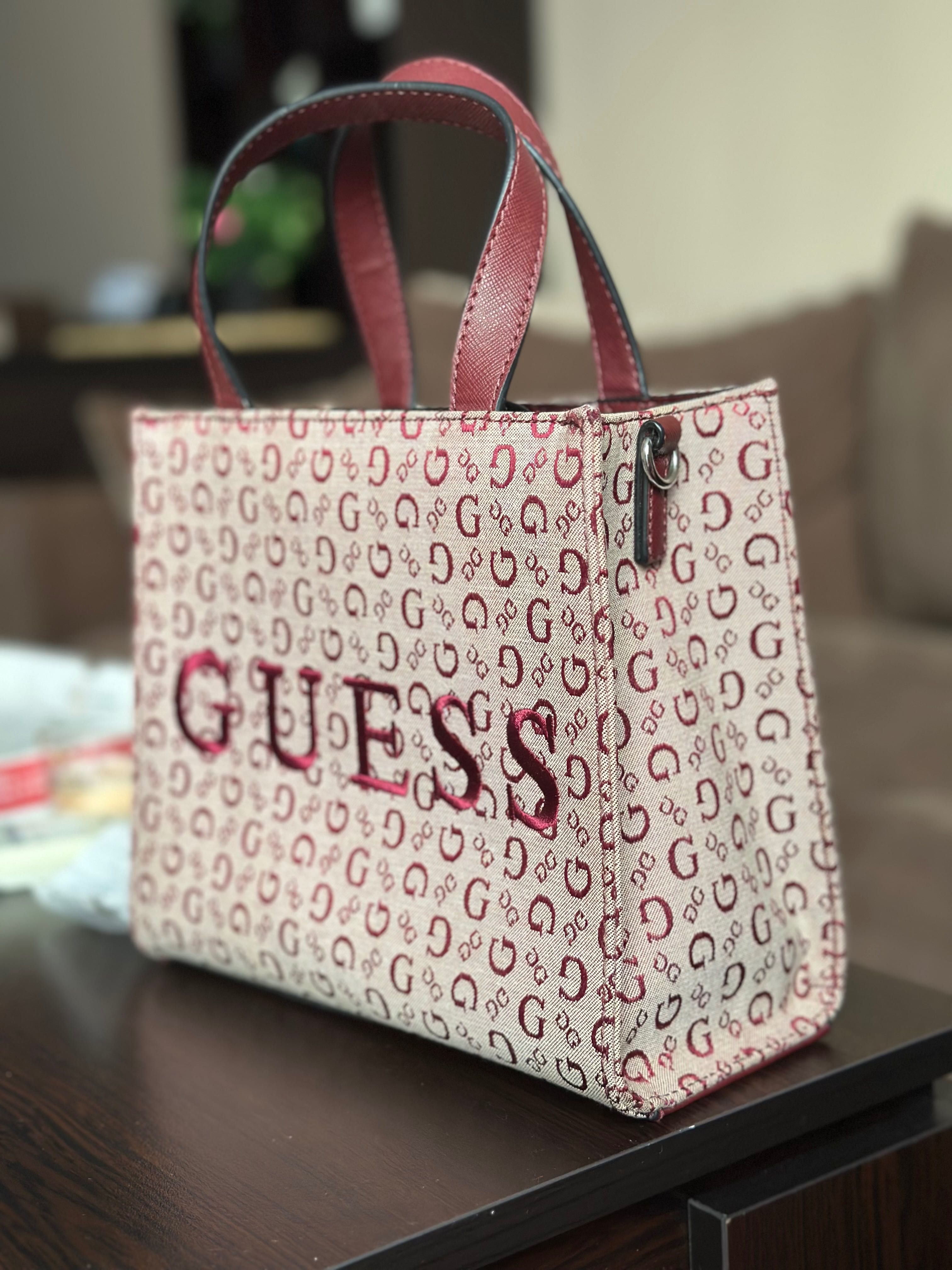 Нова чанта Guess, бордо