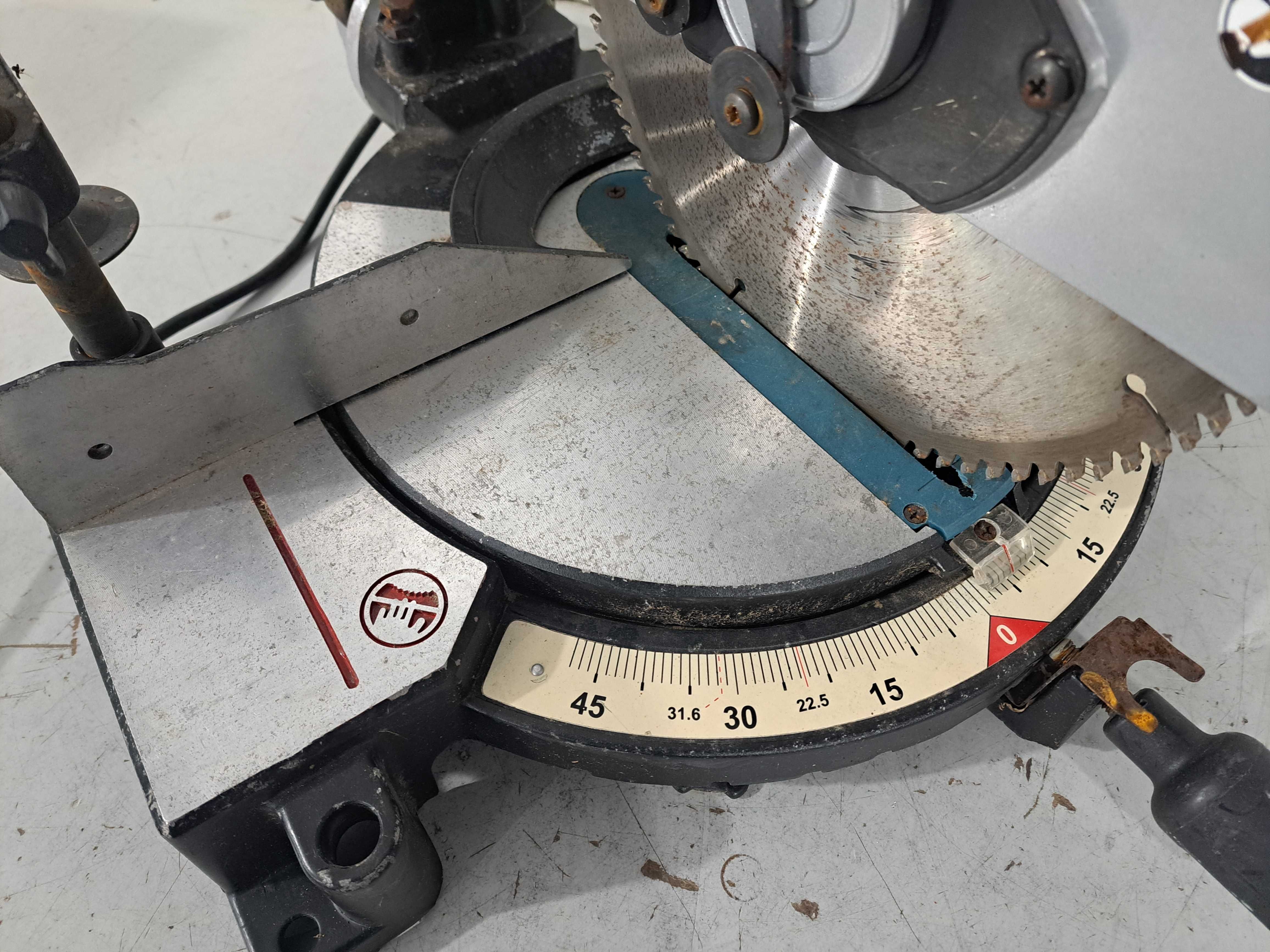 Циркуляр пендула - Makita MLS100/ 1500 W
