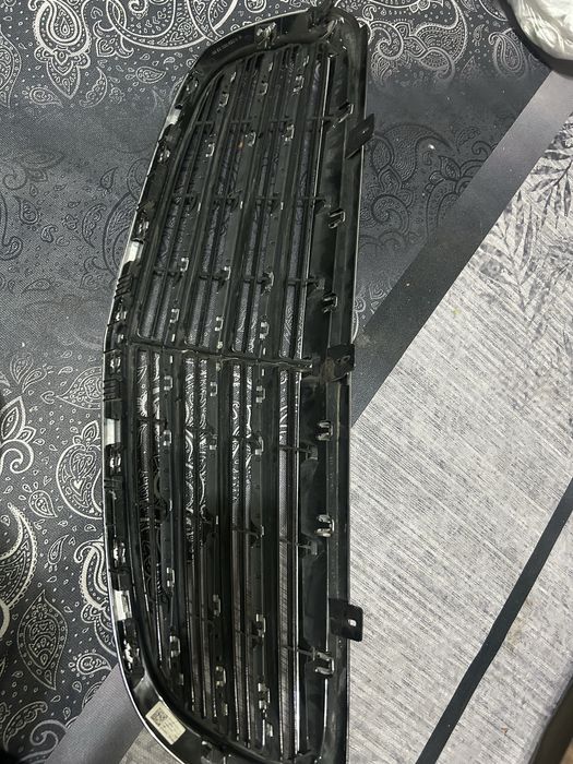 Решетка на mercedes