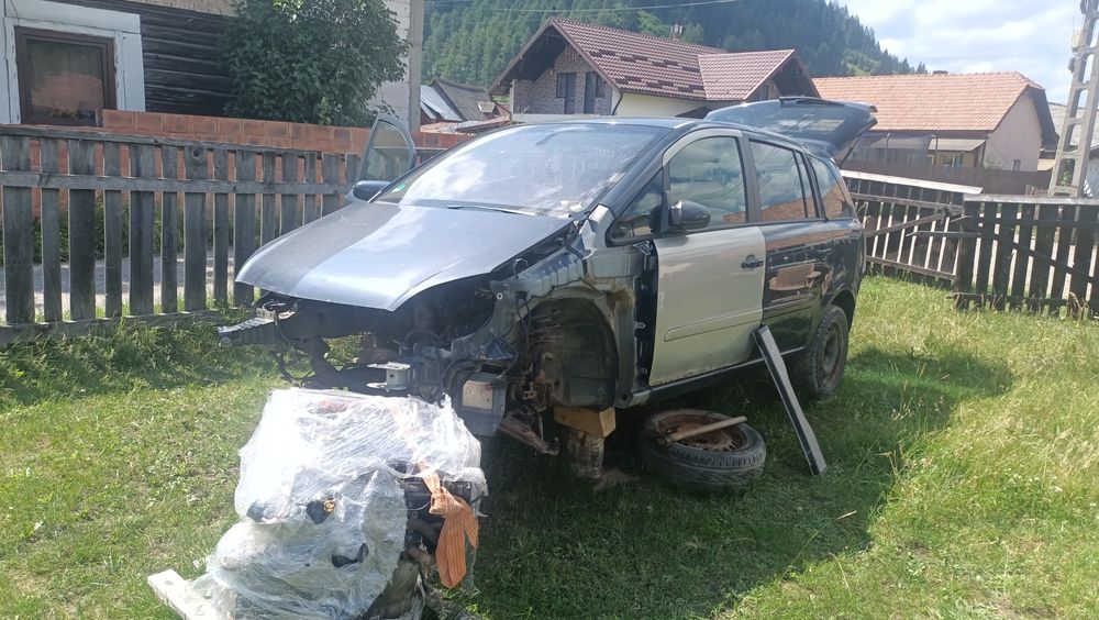 Plansa bord cu airbag si alte piese opel zafira b/astra h/vectra c