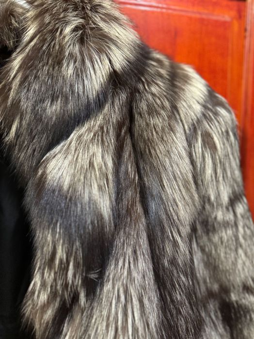 Кожено палто от естествен косъм сребърна лисица