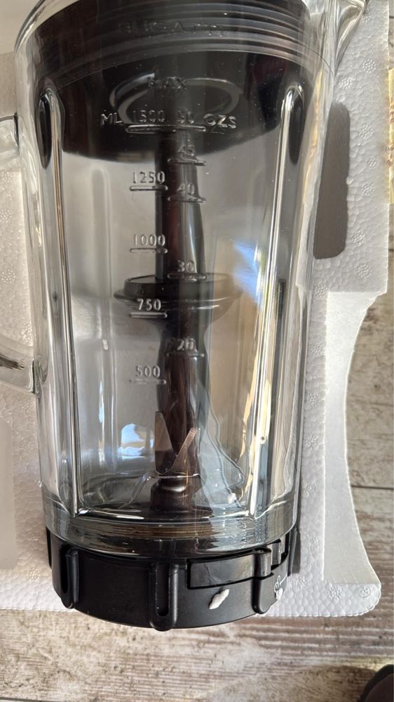 Mixer Blender Bugatti Vela 4 viteze, 1,5 l -  Nou, Sigilat