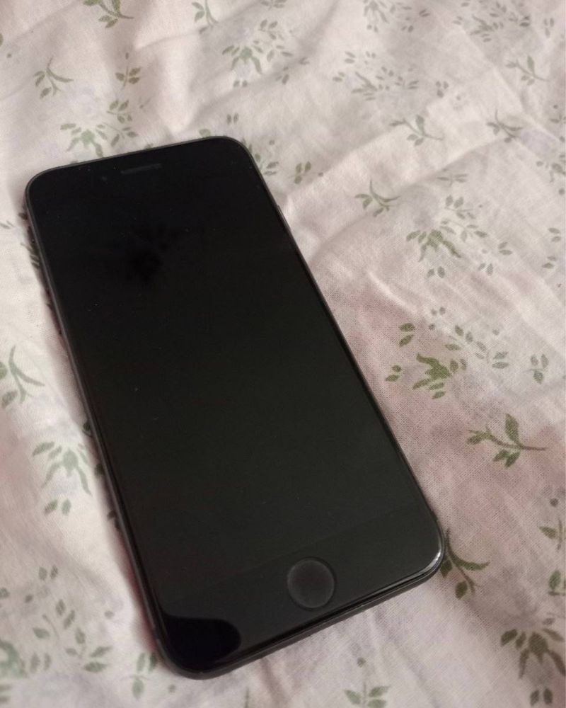 iPhone 8 продам
