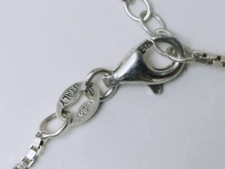 Veche bratara din argint de 925, model cu bilute