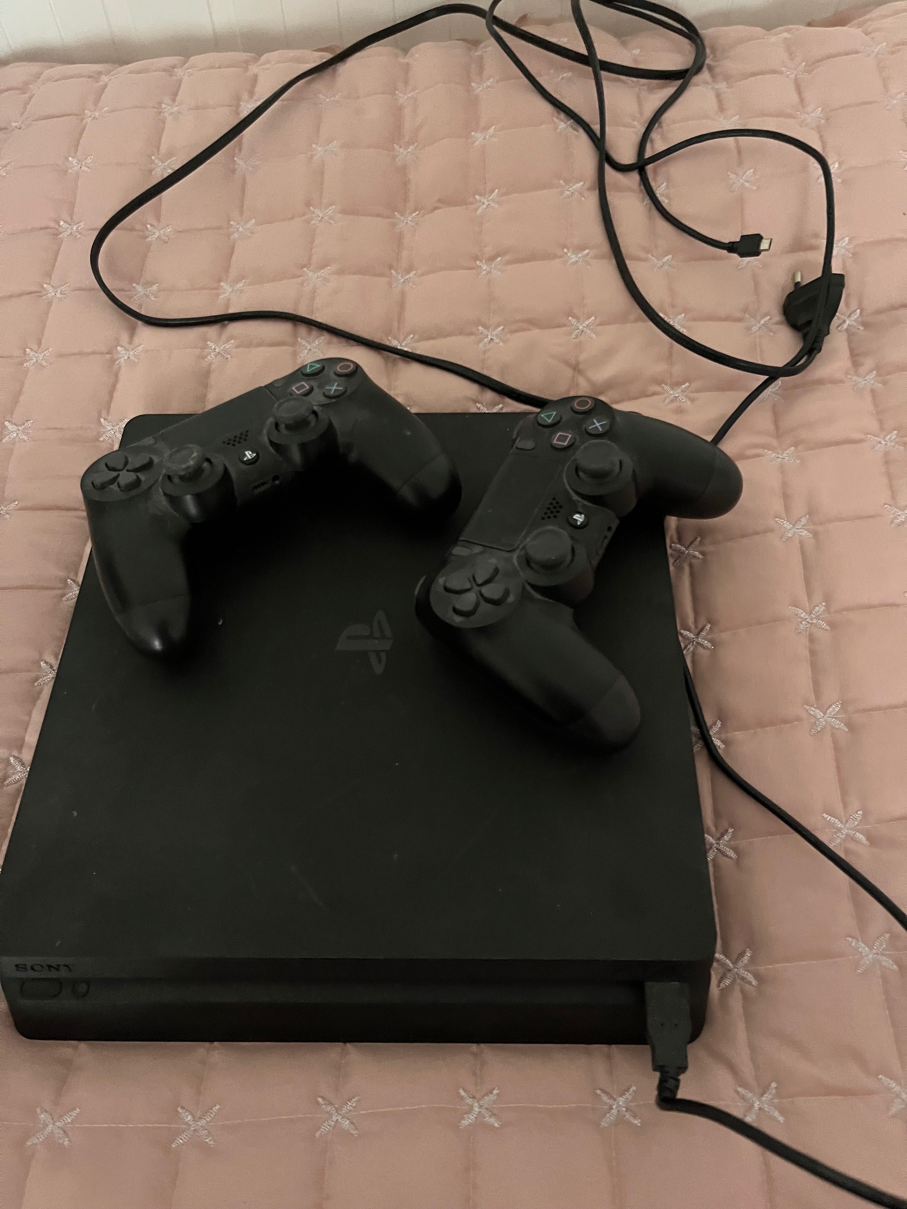 Плейстейшън 4 с дискове/игри