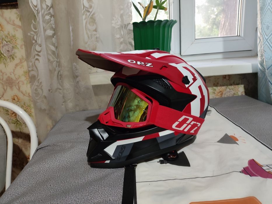 Продам шлем кроссовый