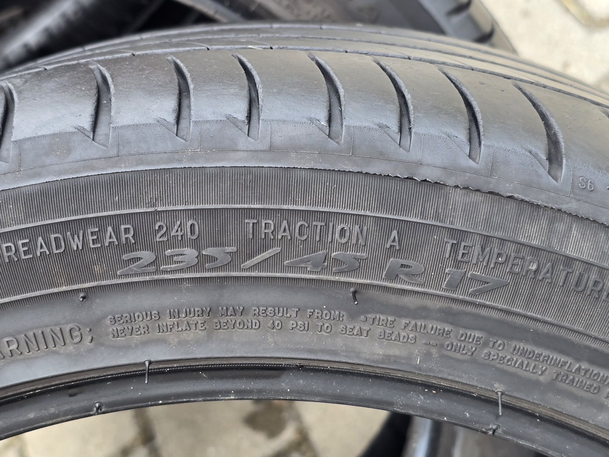 235 45 17 Michelin