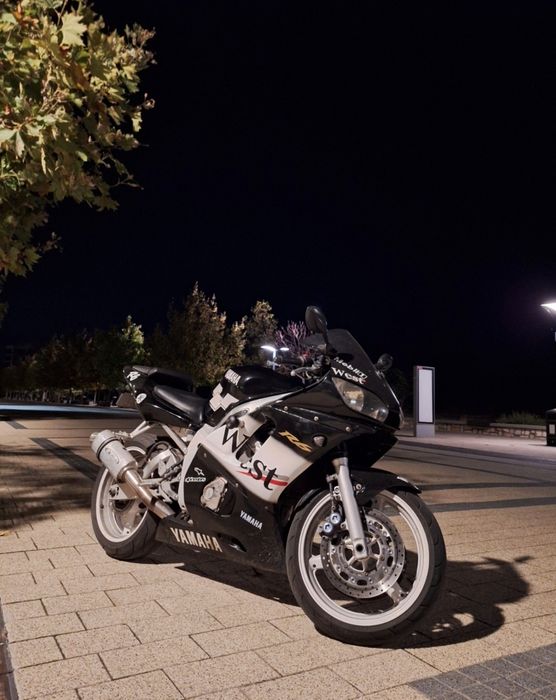 Motocicleta Yamaha R6