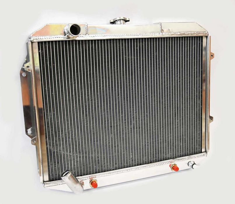 радиатор алюминиевый MMC Pajero V43 6G72 40мм AT AJS.