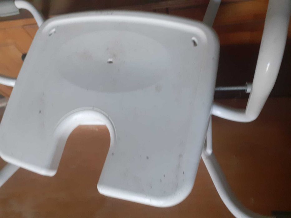 vand  scaun  cu  spatar   pt  baie    adulti