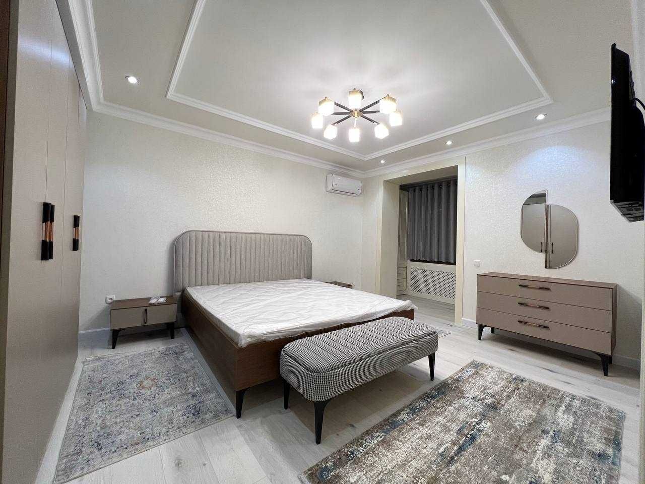 м.Космонавтов ЦУМ 4-комн 4/4 100 м² евроремонт меб/тех кирпичный дом