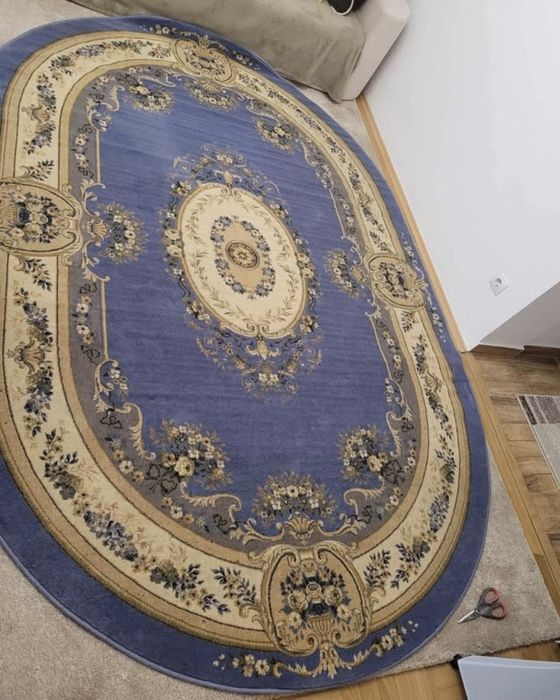 Covor din lana oval nou fabricat dupa anii 80
