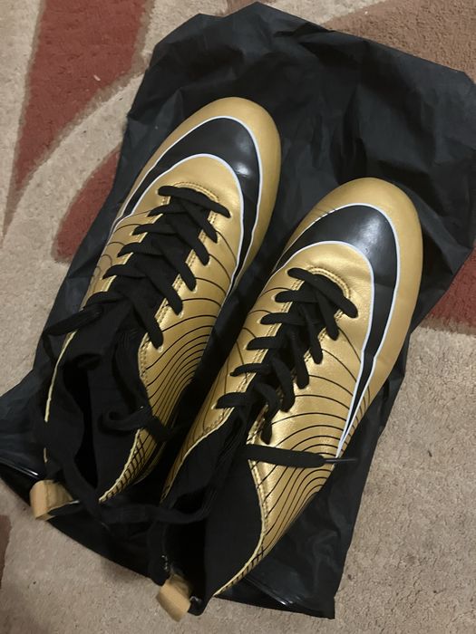 Adidasi nike teren