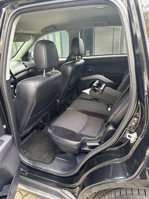 Mitsubishi outlander 2012