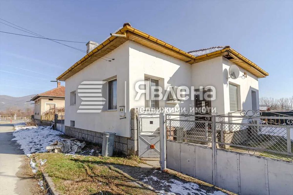 Продава къща, с. Скравена