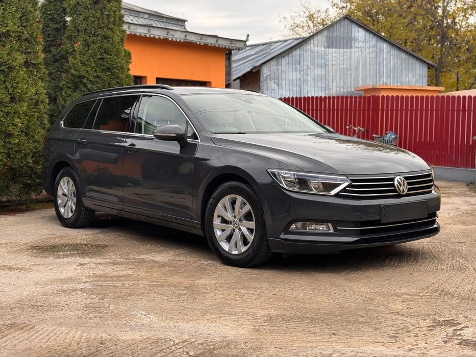 Volkswagen Passat B8 HighLine 2019 2.0TDi 150 CP E6 Distronic Clima Navi Camera LED
