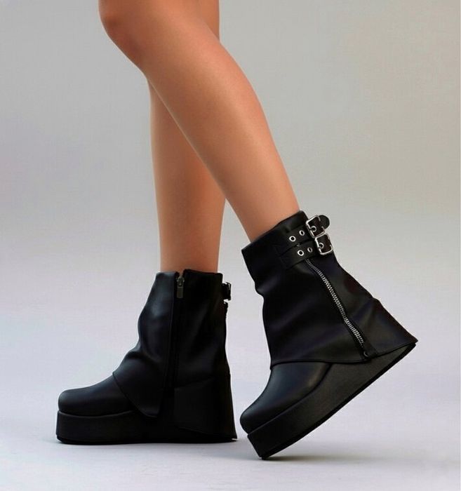 Боти на платформа - черна кожа (36-40)