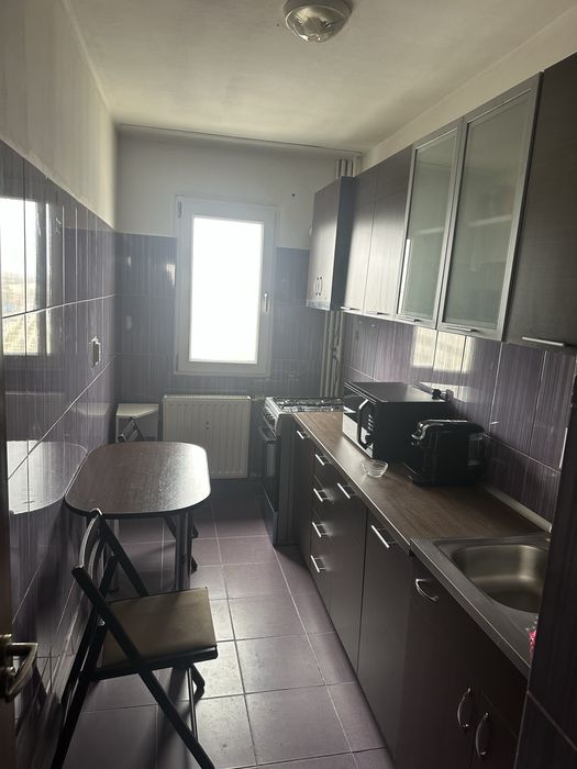 Inchiriez apartament 3 camere Calea Bucuresti zona Institut