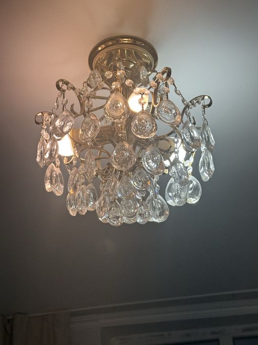 Продам три люстры