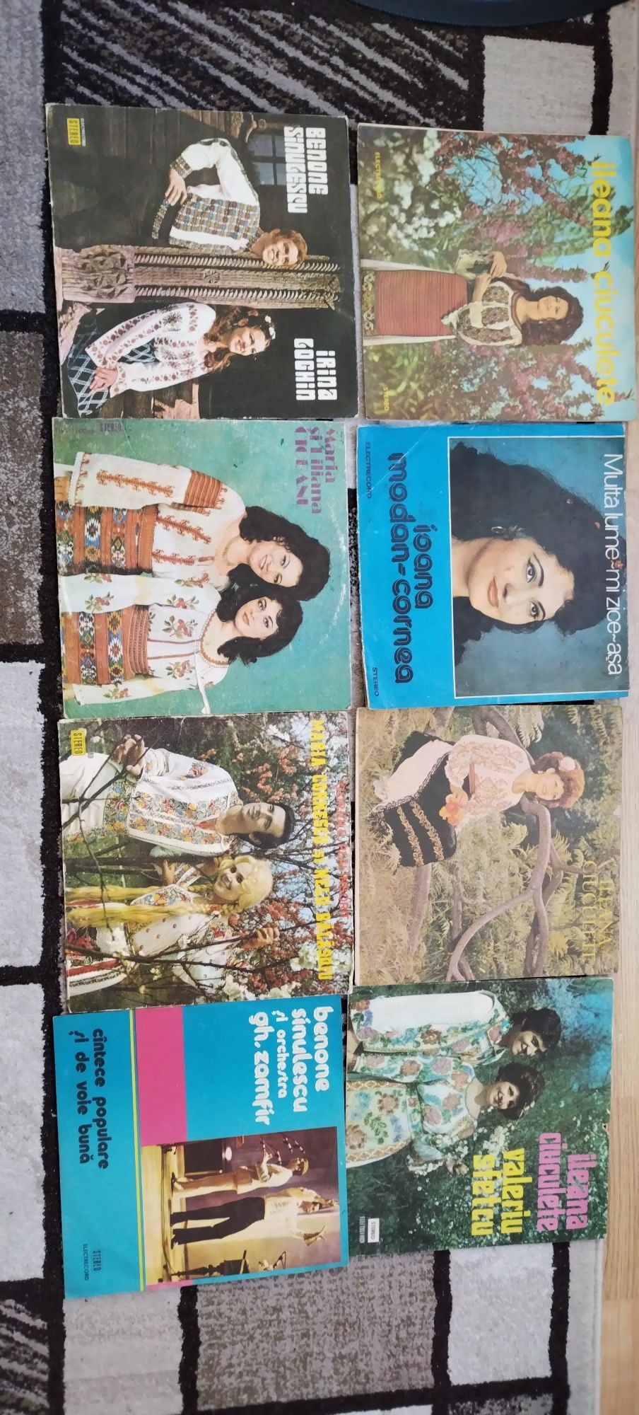 Vând discuri vinil,diferite.