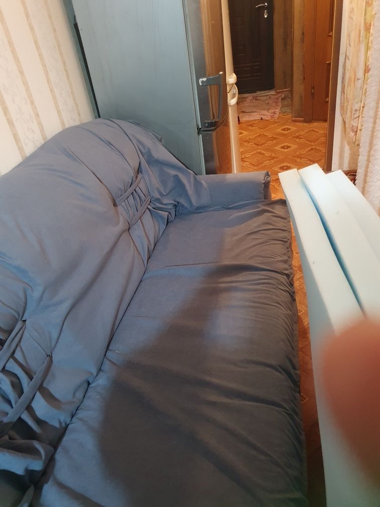 Диван новый продам.