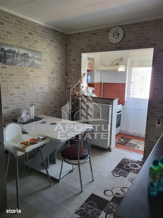 Apartament cu 2 camere, centrala proprie, zona Lipovei