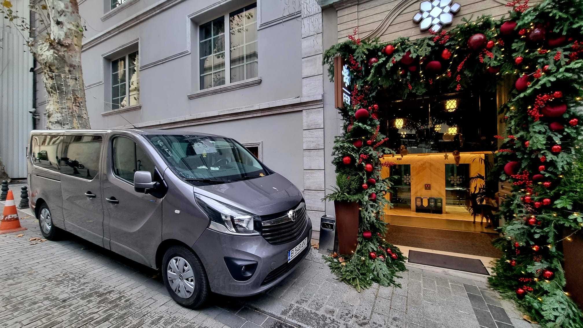 inchiriez microbuz 8+1 Opel Vivaro,Renault Trafic