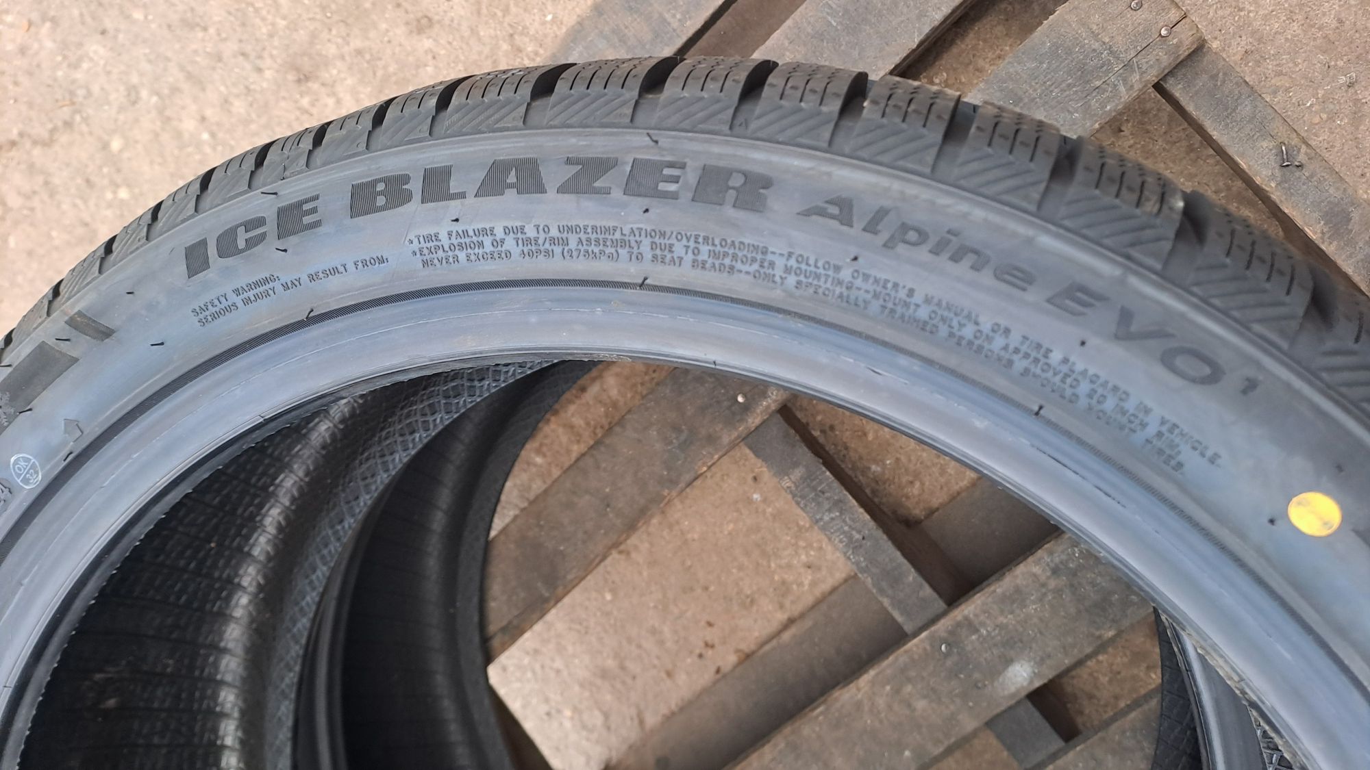 2бр. Нови 245/40/20 Ice BLAZER Alpine evo 1