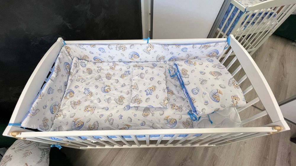 Patut bebe cu laterala reglabila + saltea cocos