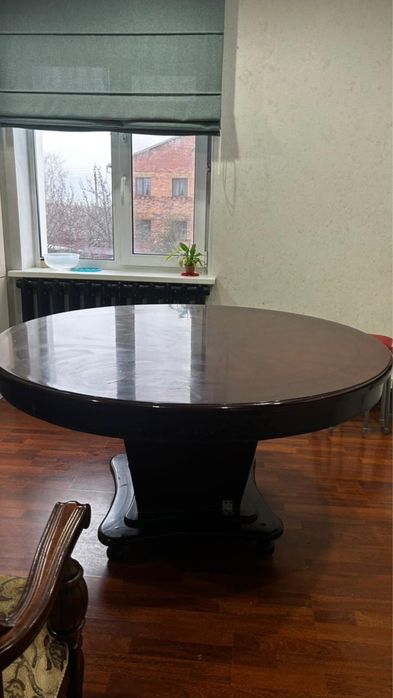 Продам большой стол
