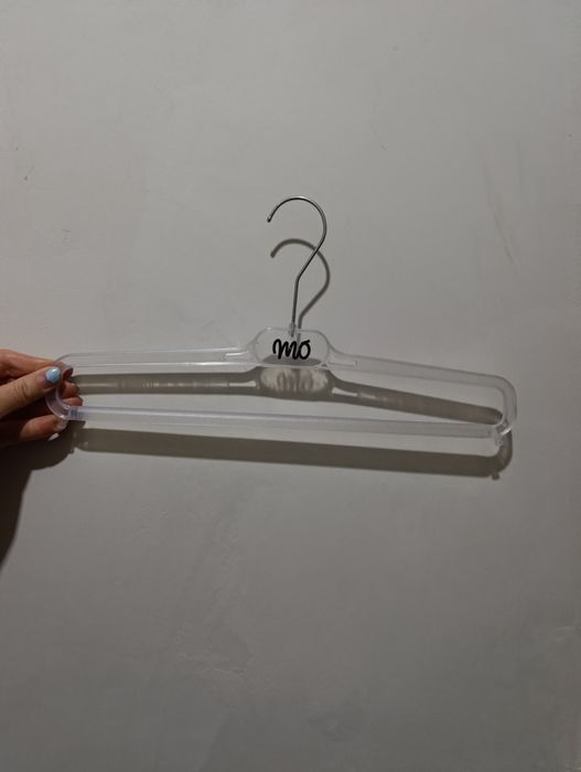 Закачалки за дрехи различни видове