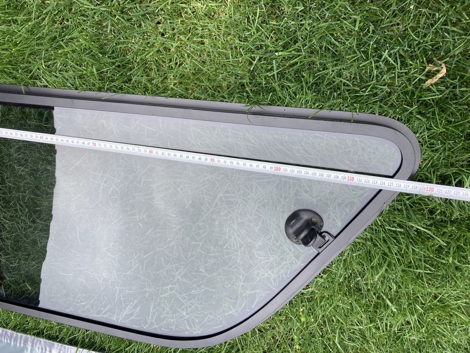 Прозорци за кемпер, бус, пикап