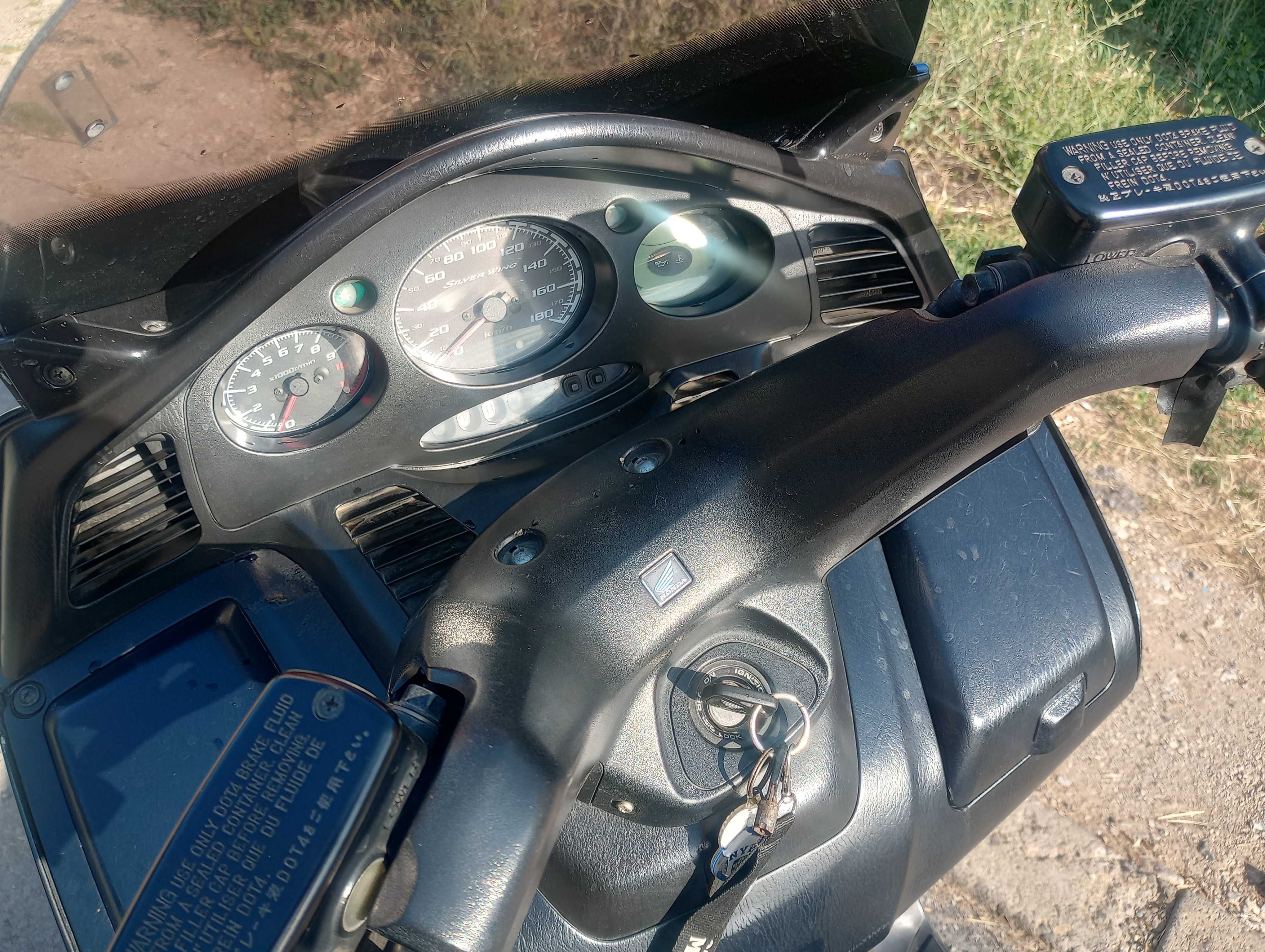 Honda Silverwing 400