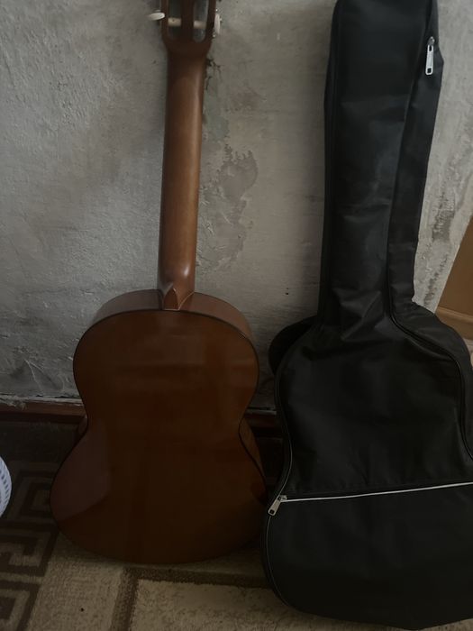 Продаётся Гитара