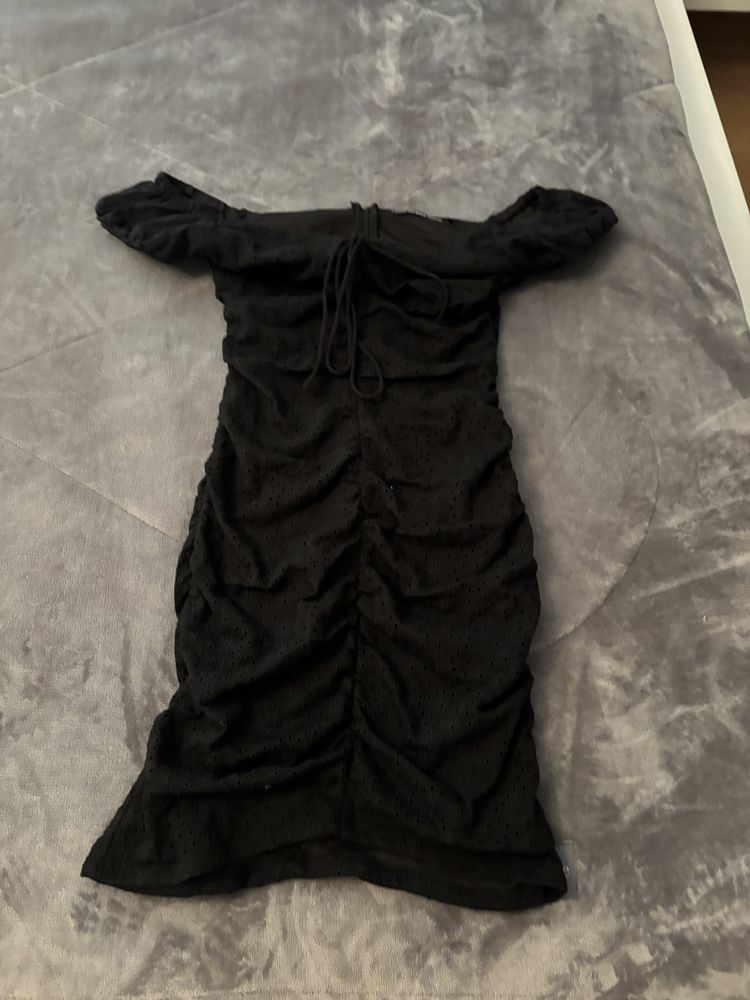 Оригинална дамска рокля Guess,отлично състояние,цена 140лв