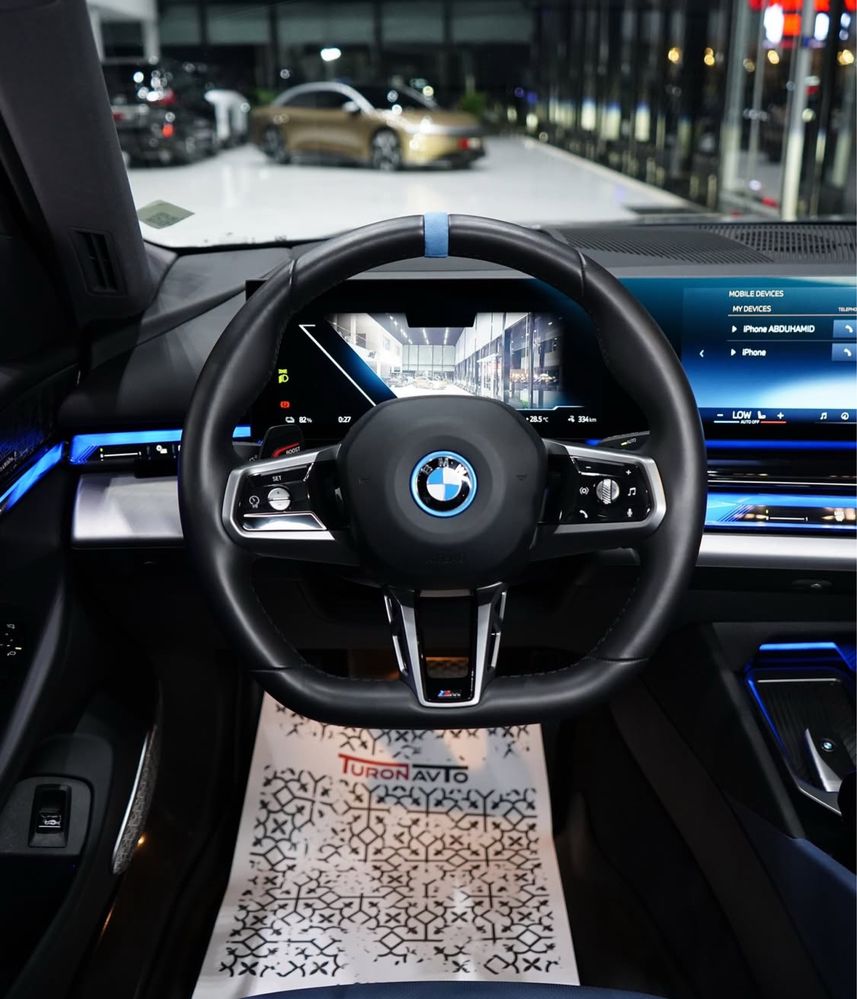 BMW i5 M 35L full option