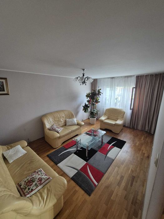 Vand apartament 3 camere Detunata