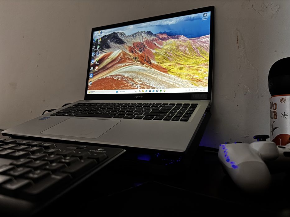 Vand laptop ACER EXTENSA EX215-57-53NZ NOU!