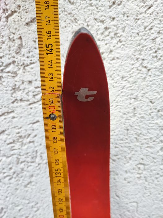 Vând schiuri trak nowax