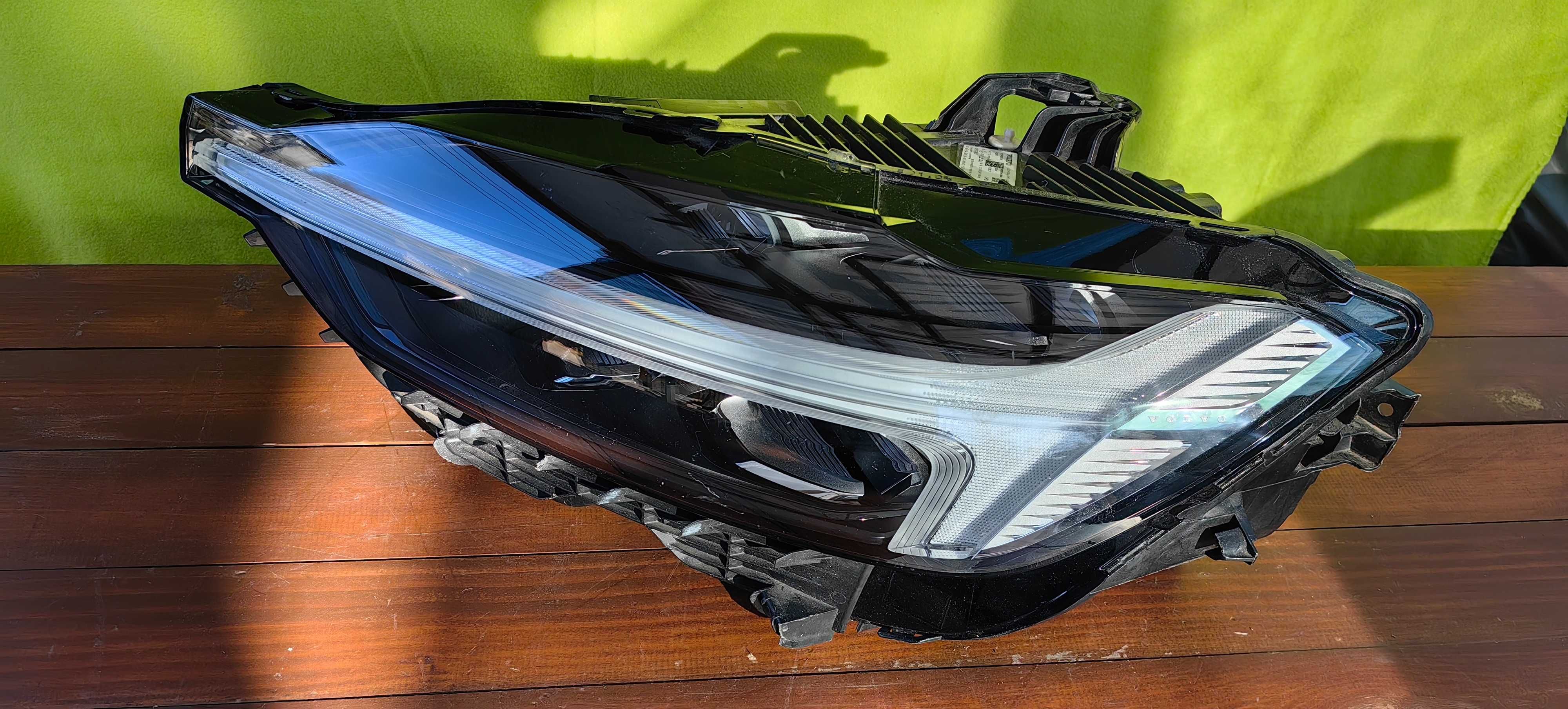 Фар за Volvo XC60 Full LED / Волво ХЦ60 Фул ЛЕД