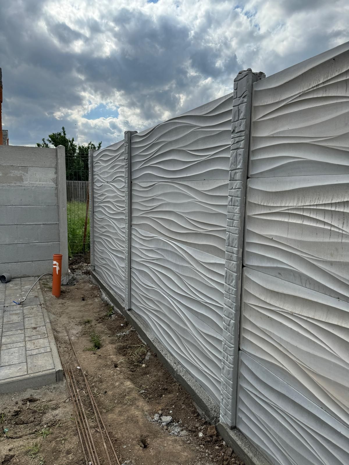 Garduri din beton placi de gard și stalpi de gard cu montaj
