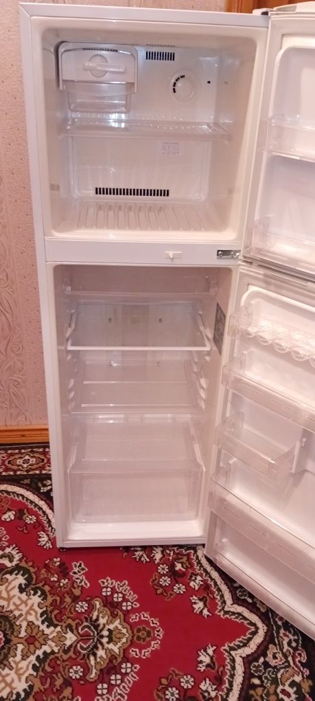 Продам холодильник LG!
