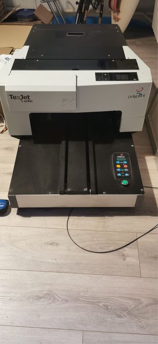 Imprimanta dtg  polyprint printează direct pe tricou