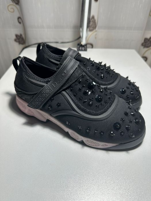 Vand adidași dama Cristian Dior