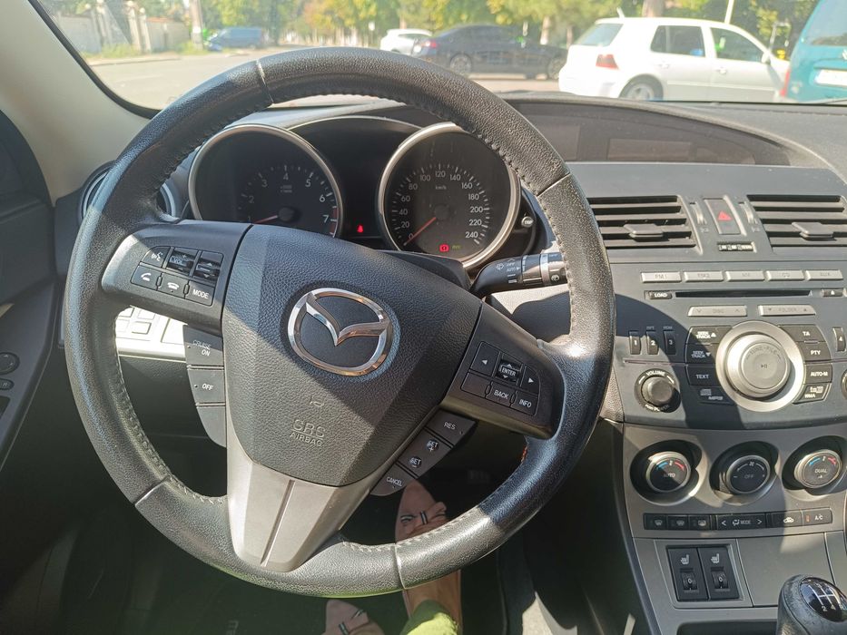 Vand MAZDA 3, 1.6 benzina , 105cp