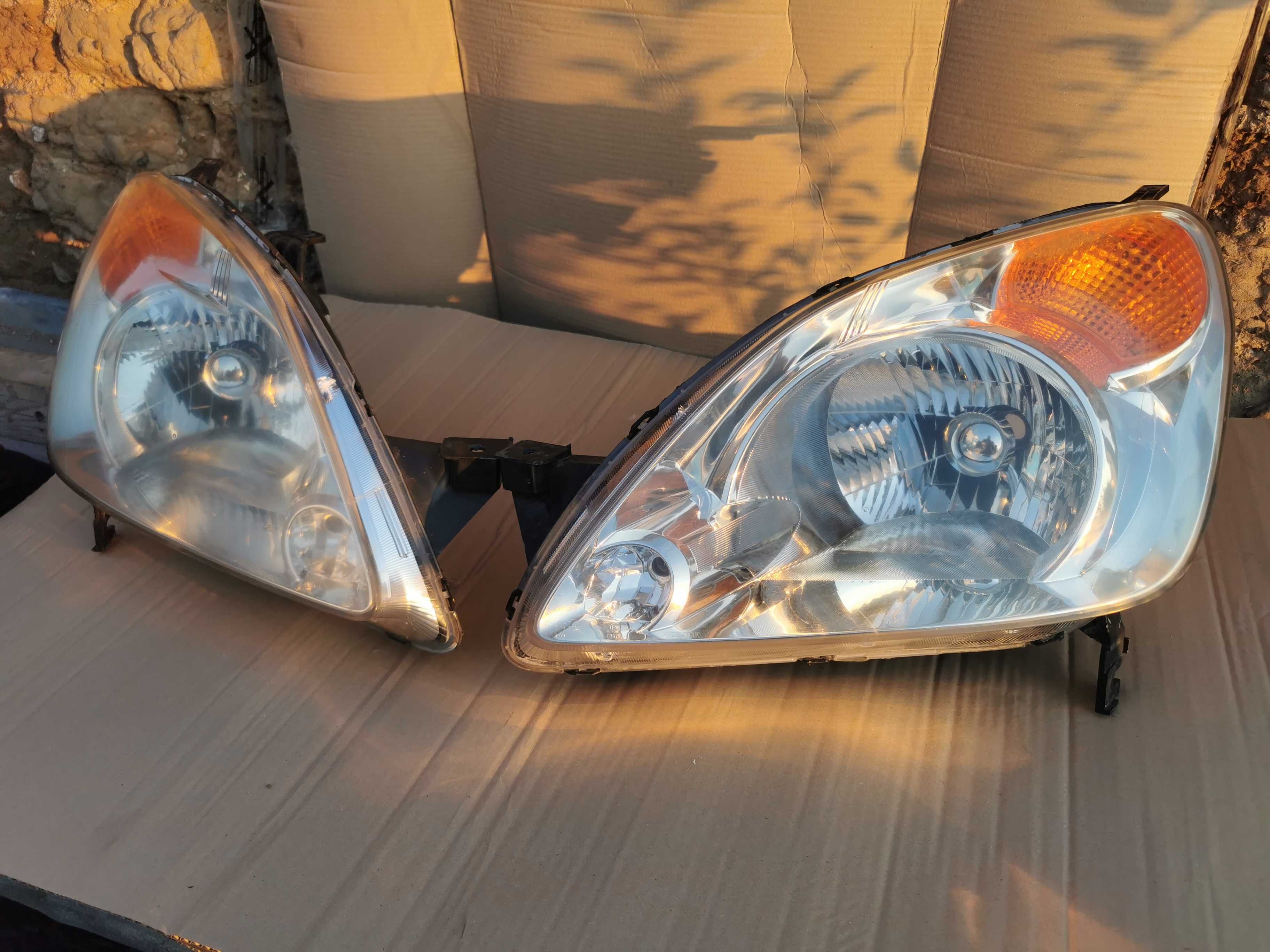 Фарове за HONDA CR-V 2 gen
